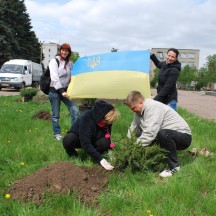 Сегодня 23 апреля 2016 года в городе Марьинка состоялся субботник.